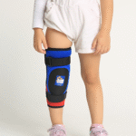Genouillère Morsa Cyberg pour enfant, offrant support et stabilité au genou. Conception confortable et respirante. Disponible en tailles S à L.