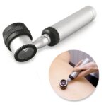 Dermatoscope Starcare : Microscope portable avec écran intégré, illuminé par une LED, pour l'examen détaillé de la peau. Appareil médical de diagnostic, garantissant une analyse de qualité et une utilisation fiable.