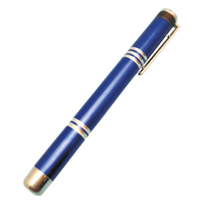 Lampes stylo de diagnostic médical Torsch StarCare LED, avec tête lumineuse fine et ergonomique. Lumière LED bleue émettant une lumière blanche et précise, idéale pour les examens dermatologiques et ophtalmologiques. Design compact et léger pour une utilisation facile.