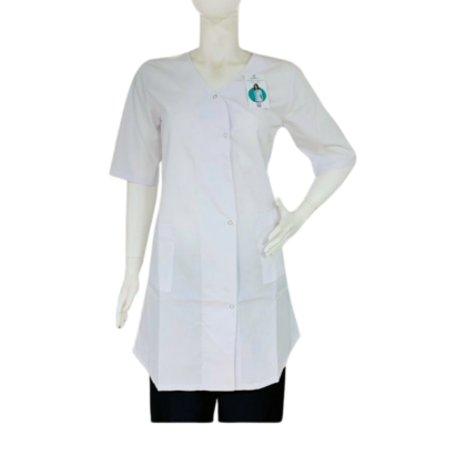 Blouse femme Confoped, demi-manche, couleur [couleur de la blouse si visible, sinon "neutre"], tissu doux. Coupe polyvalente, idéale pour un usage quotidien. Disponible dans les tailles 36 à 50.