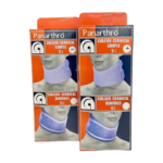 Collier cervical souple Panarthro C.C1, modèle M/XL, visible sur l'image. Collier de couleur [insérer la couleur du collier, ex: bleu clair] conçu pour le soutien léger à modéré du cou et l'amélioration de la posture. Texture souple et flexible.