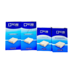 Boîte de dix compresses stériles Technipharm, de taille 5x5 cm. Chaque compresse est en gaze de coton blanc pur, présentée de manière à mettre en évidence sa texture et sa pureté. La boîte est blanche avec l'étiquette Technipharm clairement visible. Le produit est destiné à l'hygiène, aux soins de plaies et à un usage quotidien.