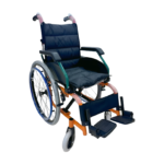 Fauteuil roulant pour enfant, modèle Pneu Gonflable Sub Nd (980LA-35), de couleur [Couleur principale du fauteuil roulant, ex: bleu, rouge]. Il présente des pneus gonflables et une structure légère et robuste conçue pour la mobilité et la sécurité. Le fauteuil est équipé d'un dossier et d'un siège confortables. Visuellement, il est adapté pour faciliter les déplacements d'un enfant. ♿️