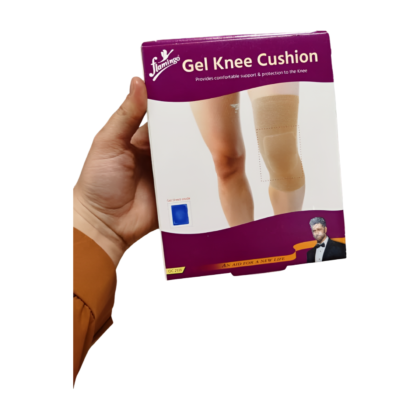 Genouillère élastique Flamingo OC 2139, de couleur [Couleur principale de la genouillère], conçue pour le soutien et le soulagement de la douleur au genou. Elle présente un insert en gel visible au niveau du genou, et offre une compression pour aider à réduire l'inflammation et améliorer la mobilité. La genouillère est disponible en différentes tailles pour un ajustement personnalisé.