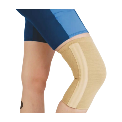 Genouillère Flamingo OC 2083 : genouillère de couleur [couleur principale de la genouillère] conçue pour le confort et le maintien. Elle est visiblement ajustée autour du genou et semble être fabriquée dans un matériau [matériau apparent : tissu respirant, néoprène, etc.]. La genouillère est présentée [description de la présentation : seule, portée, sur un genou, etc.] et vise à soulager les douleurs articulaires. Différentes tailles disponibles.