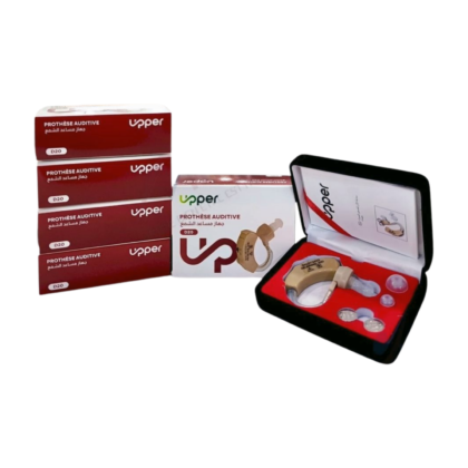 Prothèse auditive discrète Upper D20 B6. Design élégant et discret. Conçue pour améliorer la compréhension de la parole et réduire les bruits ambiants. Détails visibles : petite taille, forme ergonomique, couleur neutre.