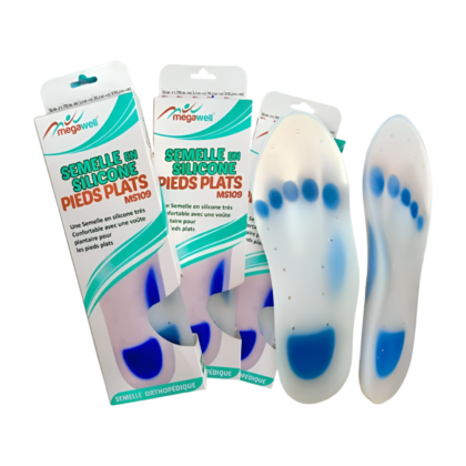 Semelles orthopédiques en silicone (modèle MS109) : une paire de semelles de couleur [Couleur des semelles, ex: blanc, beige, transparent] avec une forme anatomique visible. Elles sont destinées à offrir confort et soutien aux pieds plats, à soulager la fasciite plantaire et à réduire les douleurs. Le matériau en silicone semble épais et amortissant. Les semelles sont présentées [Décrire la présentation : ex: seules, dans un emballage, sur un fond clair]. Plusieurs tailles (M, L, XL) sont disponibles.