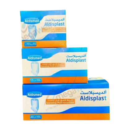 Sparadrap Aldismed, 10 mètres sur 20 centimètres, enroulé, de couleur blanche. Le produit est présenté dans son emballage, indiquant sa longueur et sa largeur. Il est conçu pour la fixation, la protection et le confort des petites blessures. Le sparadrap est hypoallergénique et résistant à l'eau.