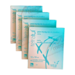 Tulle gras de couleur [couleur du tulle, par exemple blanc, rose poudré] d'une taille de 10x40cm, présentant une texture épaisse et visible. Idéal pour des projets de loisirs créatifs, des décorations d'événements ou des œuvres artistiques.