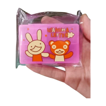 Pilulier Berbas avec six compartiments divisés pour une semaine de médicaments. Design simple et fonctionnel, favorisant une utilisation facile et sécurisée.