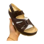 Sandale orthopédique marron pour femme, modèle Reve d'or S10. Semelle intérieure EVA à mémoire de forme, offrant confort et soutien. Idéale pour soulager les douleurs aux pieds. Disponible en tailles 38 à 41.