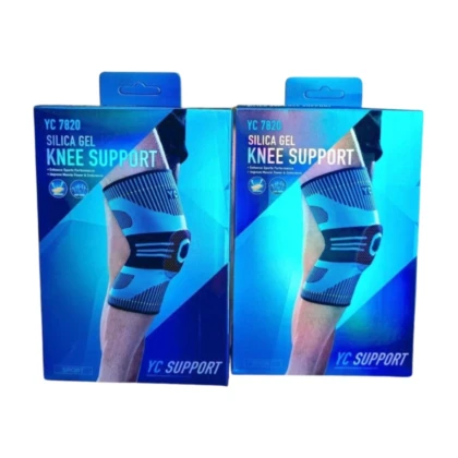 Genouillère universelle Yc 7820, de couleur [indiquer la couleur, ex: bleu marine ou noir], conçue pour le soutien et le soulagement de la douleur au genou. Elle est dotée de tissu respirant et d'attelles flexibles, visibles sur l'image, pour favoriser le confort et la mobilité. La genouillère est de taille standard.