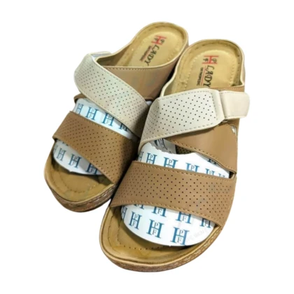 Sabot orthopédique pour femme, couleur camel, modèle Phf H-872. Semelle intérieure ergonomique en EVA, antidérapante, offrant confort et soutien pour pieds plats et fasciite plantaire. Disponible en tailles 37 à 41. Design élégant pour un usage quotidien.