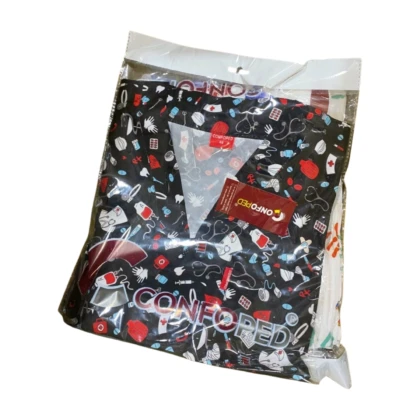 Tenue de bloc noire Confoped pour professionnels de santé : haut et bas assortis en coton/polyester avec un motif médical subtil. Confortable et élégante, disponible en plusieurs tailles.