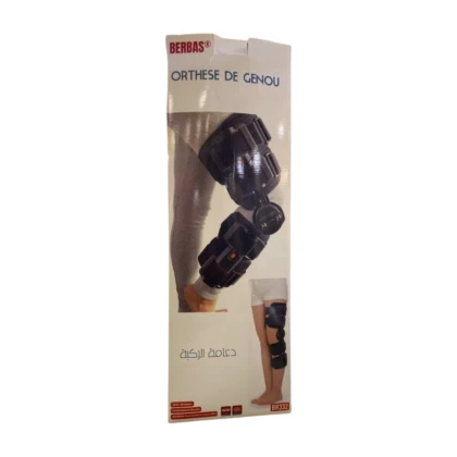 Orthèse de genou Berbas BR332, visiblement conçue pour le soutien et la stabilisation. L'image montre une orthèse de genou de couleur [préciser la couleur si visible, ex: bleu marine, gris clair] avec des éléments [décrire les éléments visibles, ex: baleines latérales, sangles réglables, coussinets en mousse]. Elle semble être ajustable et offre un maintien pour l'articulation du genou. L'orthèse est présentée [décrire la présentation, ex: portée sur un genou, vue de face].