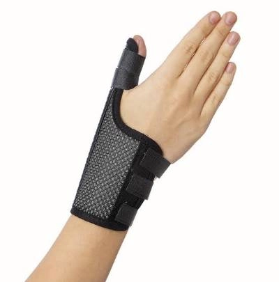 Attelle anatomique pour pouce, modèle 501, conçue pour soulager les douleurs associées à la tendinite et à l'arthrose. L'attelle est présentée [Décrivez ici les éléments visuels principaux : matériau (ex: en néoprène), couleur, forme générale, présence de sangles ou de renforts, etc. Exemple: en néoprène bleu marine, avec une conception ergonomique ajustant le pouce et l'index]. Facile à utiliser, elle offre un maintien efficace et un confort optimal pour retrouver la mobilité du pouce.