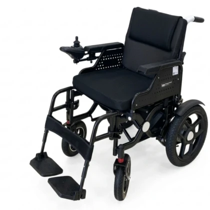 Le fauteuil roulant électrique confort ND MNR-500 a été conçu pour accompagner les personnes en quête d’autonomie sans renoncer au confort. Avec son design soigné et ses performances adaptées à un usage quotidien, ce modèle ND permet de se déplacer sereinement, que ce soit à domicile, en extérieur ou lors de sorties prolongées. Son assise rembourrée et ses accoudoirs réglables réduisent les points de pression pour un maintien optimal. La batterie longue autonomie assure plusieurs kilomètres de trajet sans recharge fréquente, tandis que la commande intuitive et les freins automatiques renforcent la sécurité sur sols irréguliers. Grâce à son système de suspension et à ses roues arrières robustes, le MNR-500 absorbe les chocs et franchit facilement les petites bordures. Idéal pour les personnes à mobilité réduite souhaitant préserver leur énergie, ce fauteuil électrique ND limite la fatigue musculaire par rapport aux modèles manuels. Pour une utilisation optimale, vérifiez régulièrement la pression des pneus et l’état de charge de la batterie. Adaptez toujours la vitesse à votre environnement et n’hésitez pas à consulter un ergothérapeute pour personnaliser les réglages de l’assise selon votre morphologie. Le fauteuil roulant électrique confort ND MNR-500 allie praticité et bien-être au quotidien. Découvrez-le dès maintenant pour retrouver une liberté de mouvement sereine et confortable.