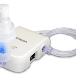 Aérosol OMRON CompAir C803 (NE-C803-E), nébuliseur à compresseur ultra-léger de 180 g avec masque et embout buccal, idéal pour le traitement des voies respiratoires inférieures chez l’adulte et l’enfant